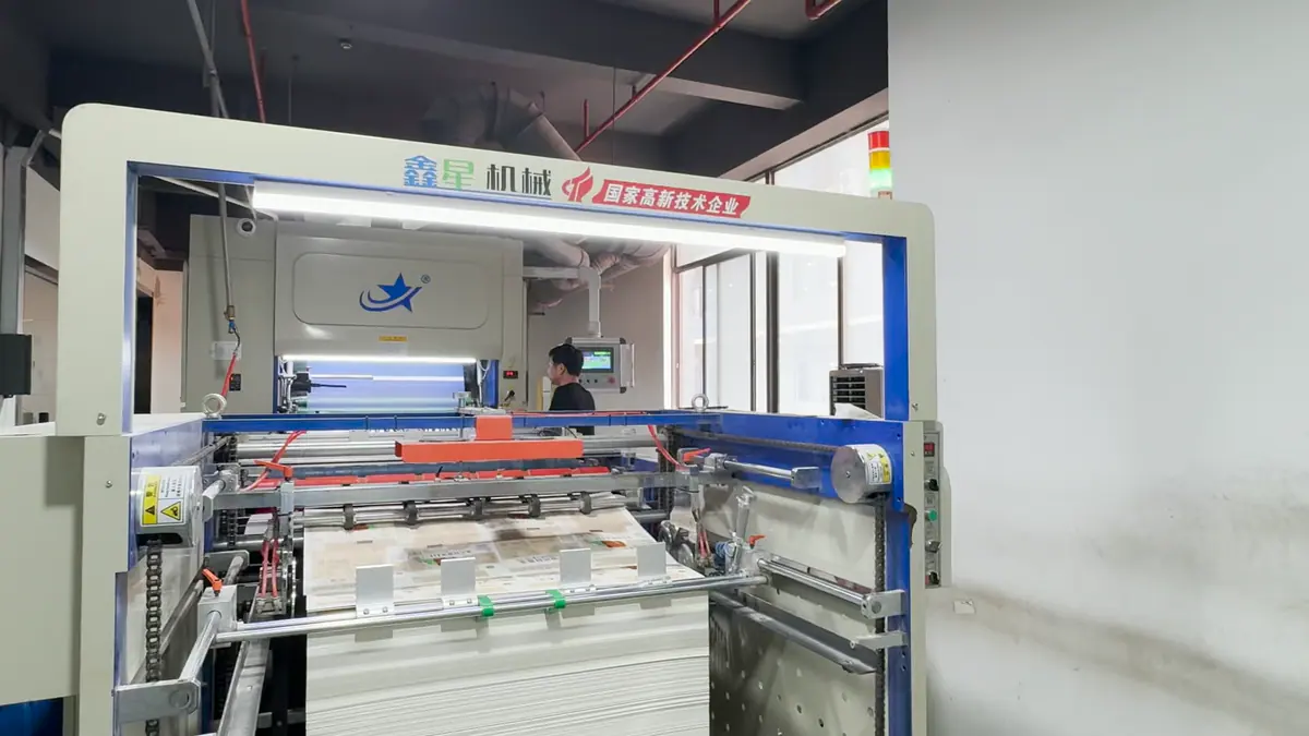 Automatic lamination line for printed paper packaging