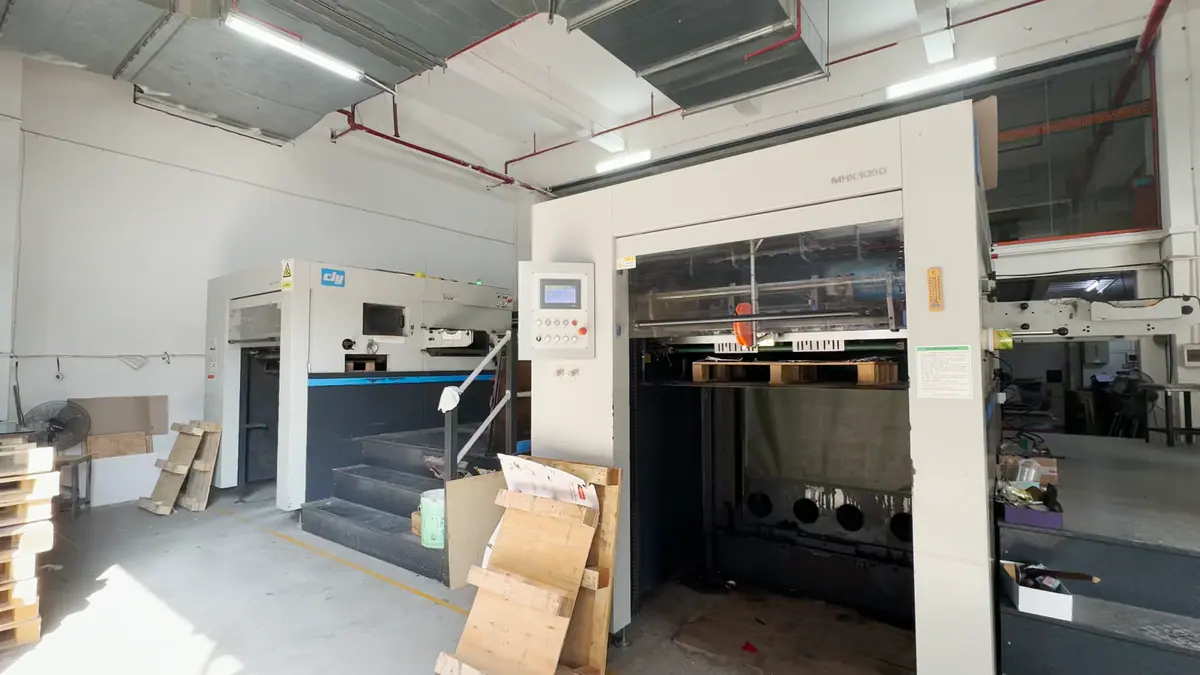 Flatbed die cutting equipment for paper packaging conversion