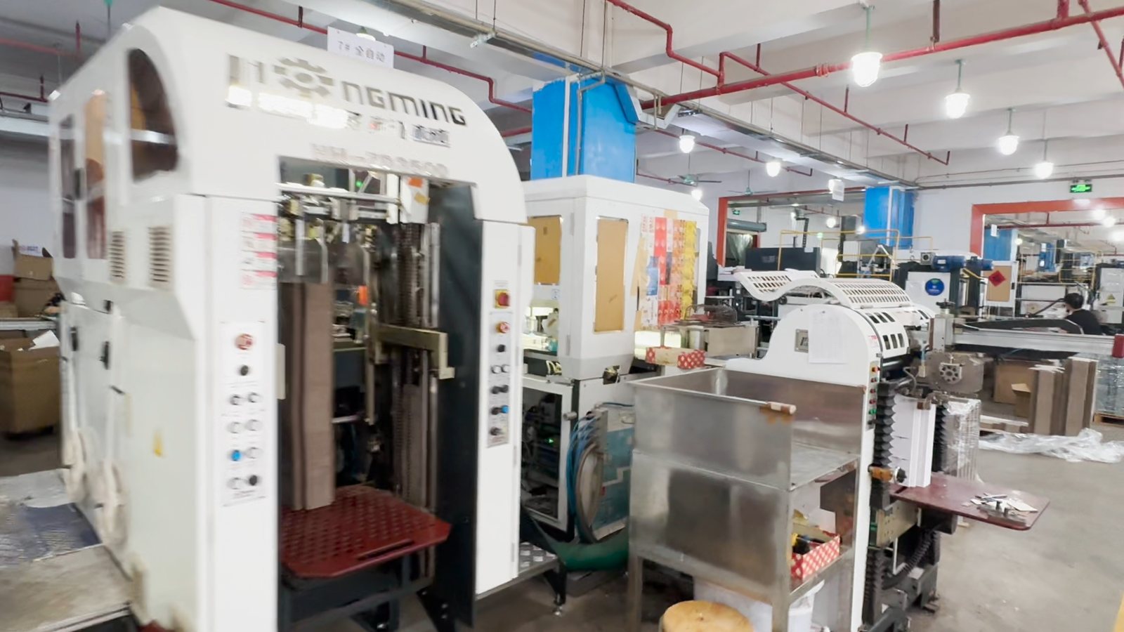 Rigid box making machine
